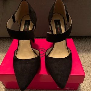Jeanne Beker Sleek Black Heels